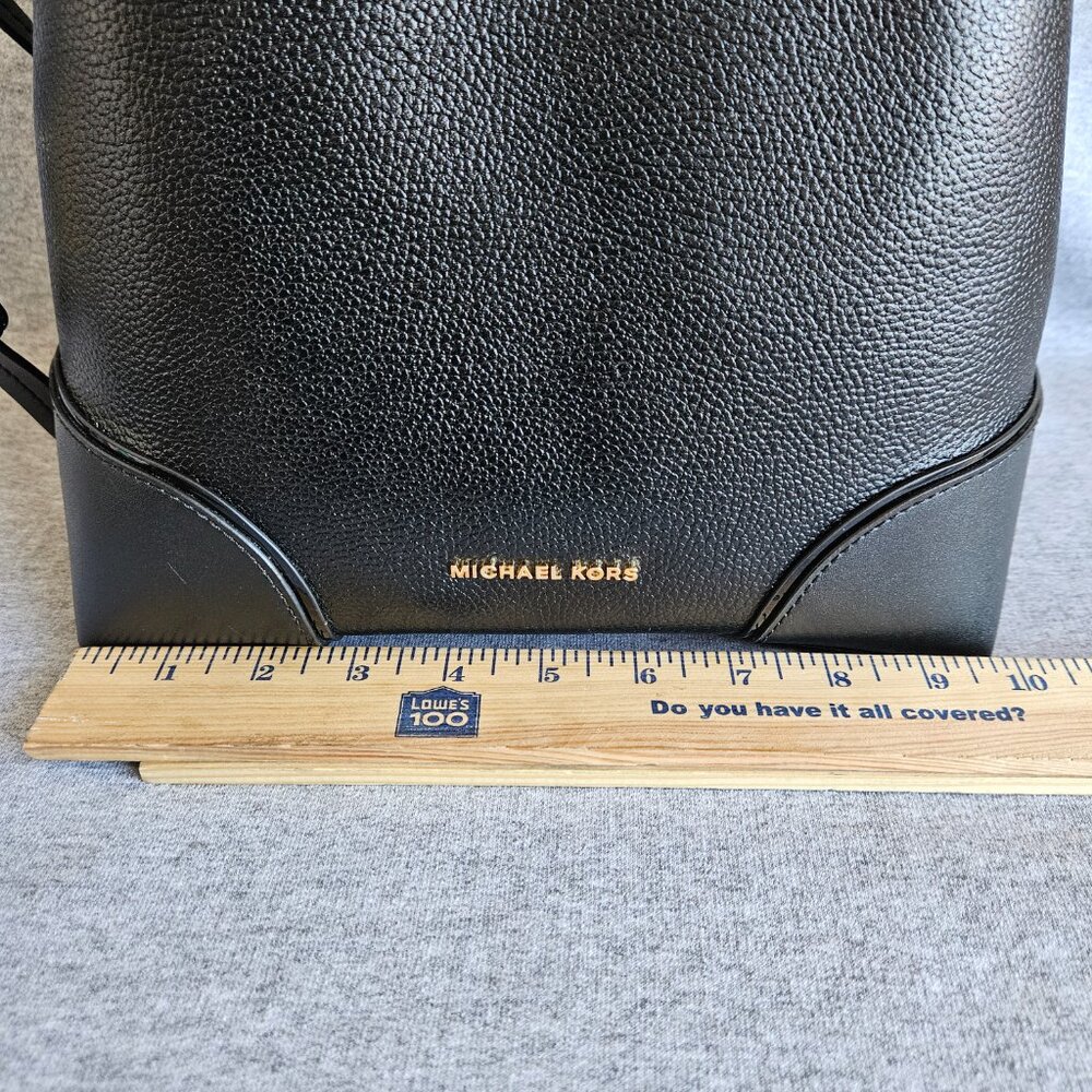 Michael Kors Mercer Gallery Convertible Bucket Leather Shoulder Bag Black/Gold - Picture 9 of 16